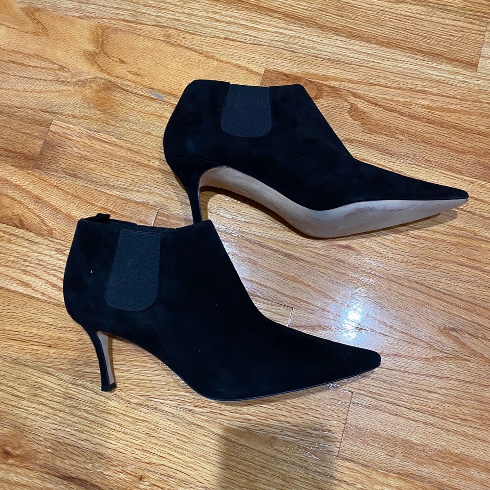 Manolo Blahnik Black Suede Pointed-Toe Ankle Booties